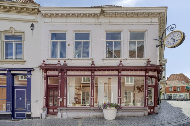 GroteMarkt224611nsBergenopZoomNL-02